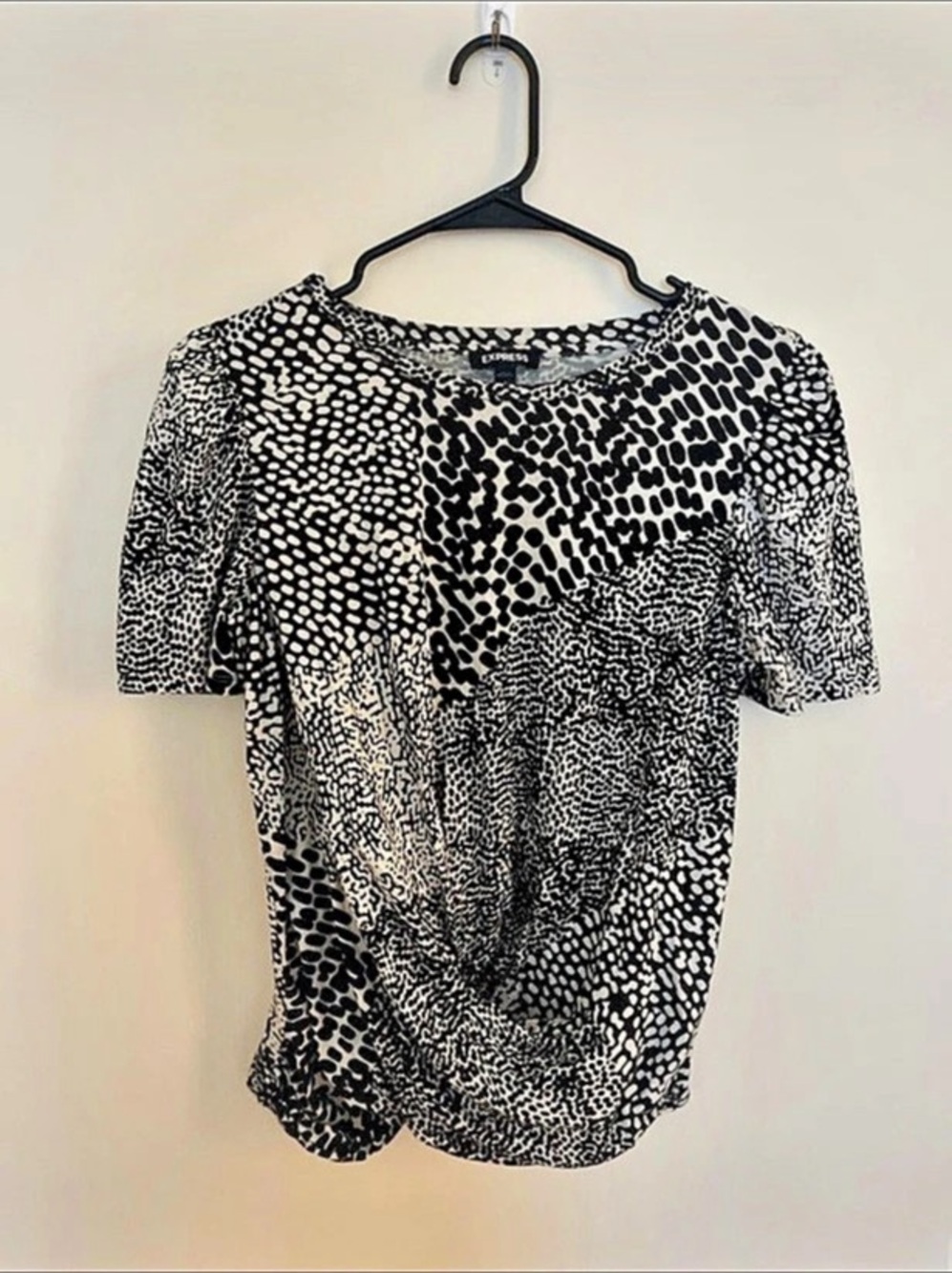 Express Short Sleeve Animal Print Top in Black & White Size Medium